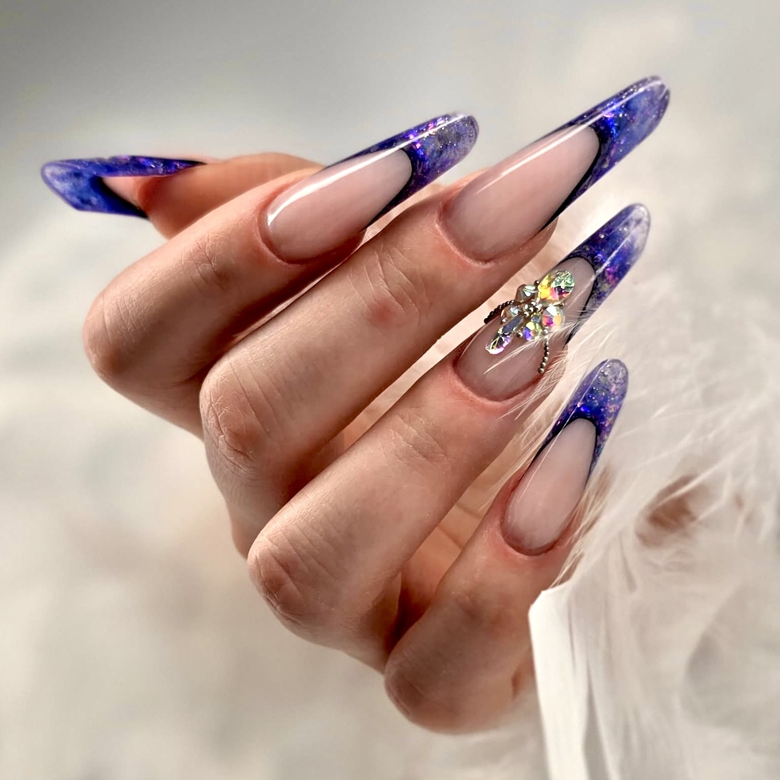 SHAPE: SALON ALMOND